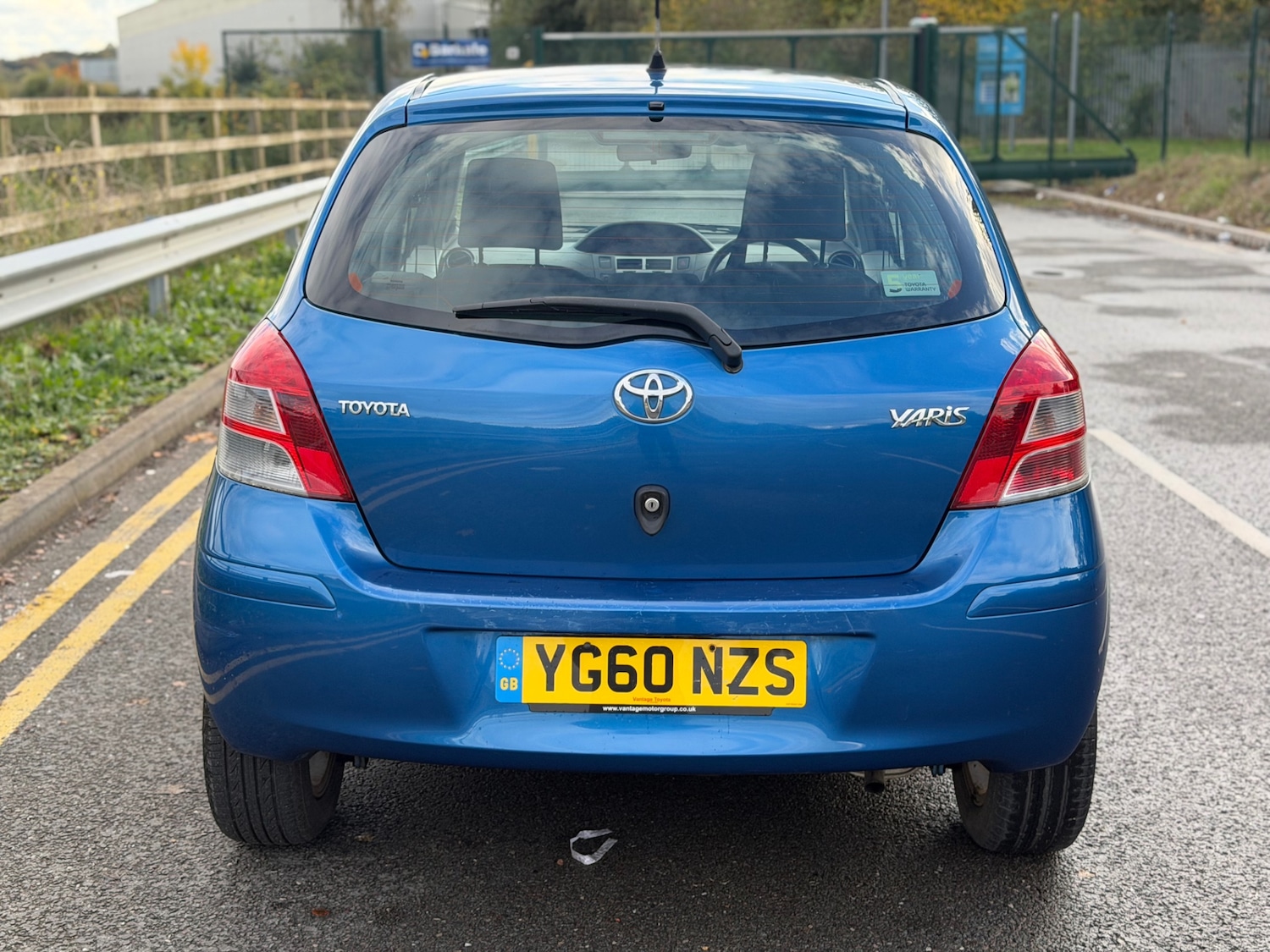 Used Toyota Yaris 2010 for sale - 76343827: Photo 11