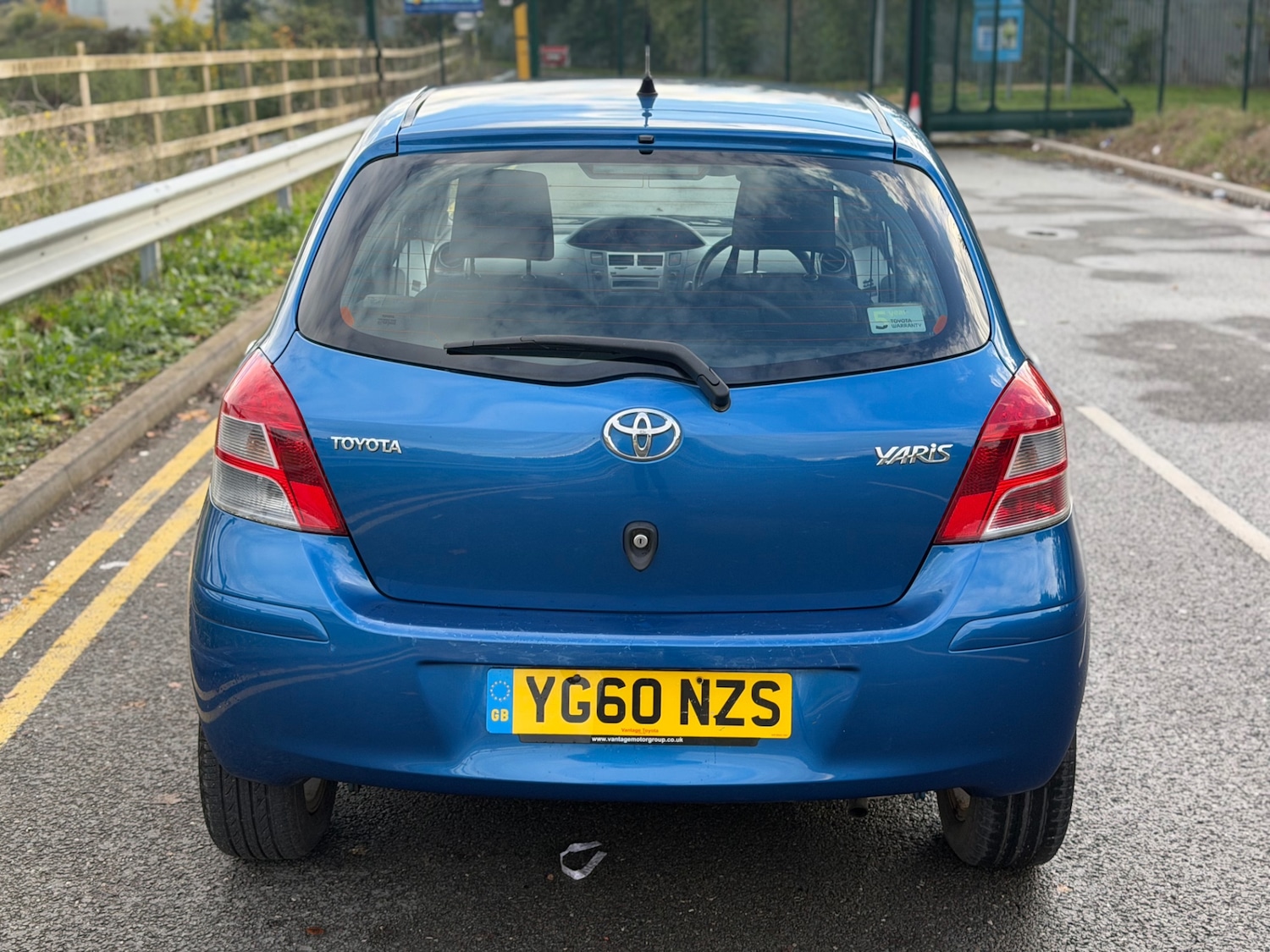 Used Toyota Yaris 2010 for sale - 76343827: Photo 12