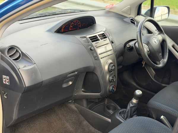 Used Toyota Yaris 2010 for sale - 76343827: Photo 16