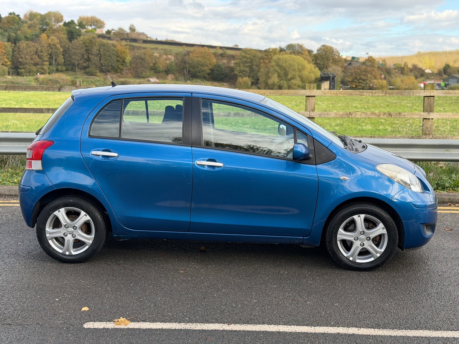 Used Toyota Yaris 2010 for sale - 76343827: Photo 4