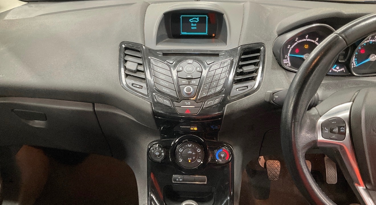 Used Ford Fiesta 2015 for sale - 76197396: Photo 10