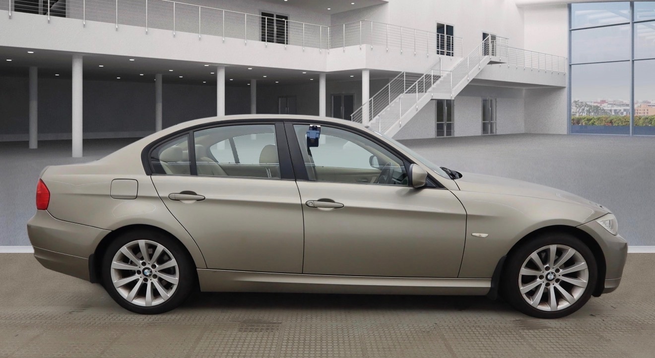 Used BMW 3 Series 2010 for sale - 76941900: Photo 5