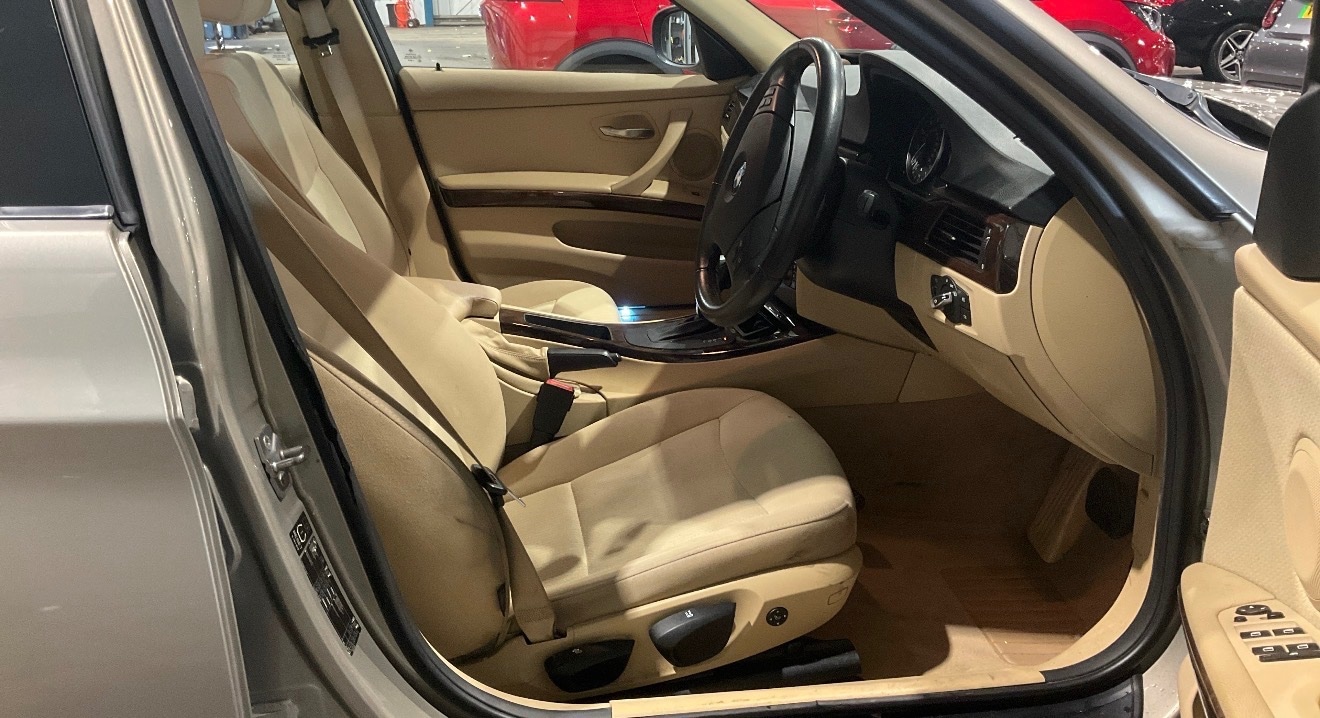 Used BMW 3 Series 2010 for sale - 76941900: Photo 9