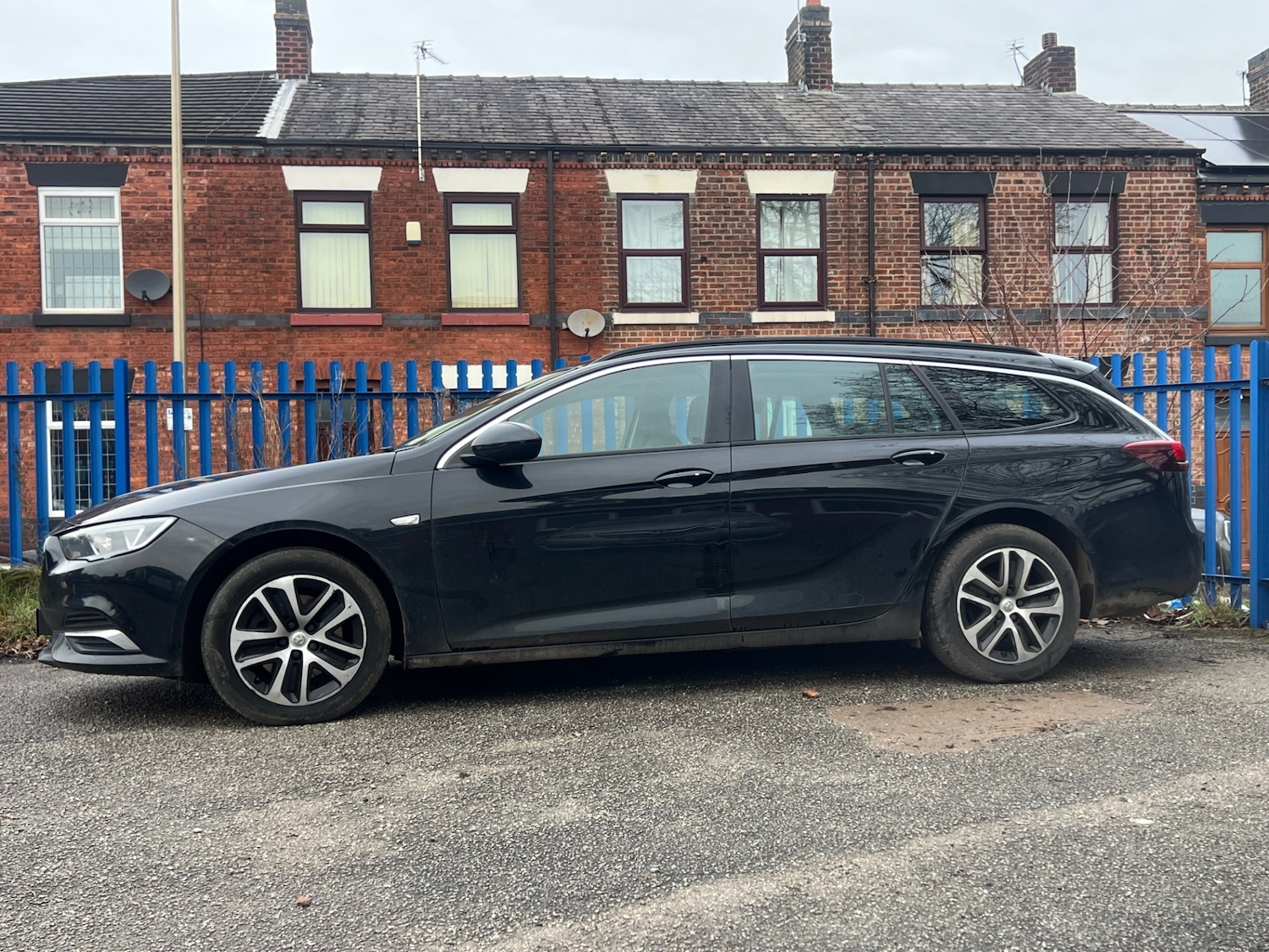 Used Vauxhall Insignia 2017 for sale - 77688625: Photo 2