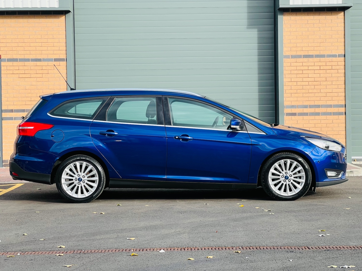 Used Ford Focus 2016 for sale - 76355355: Photo 4