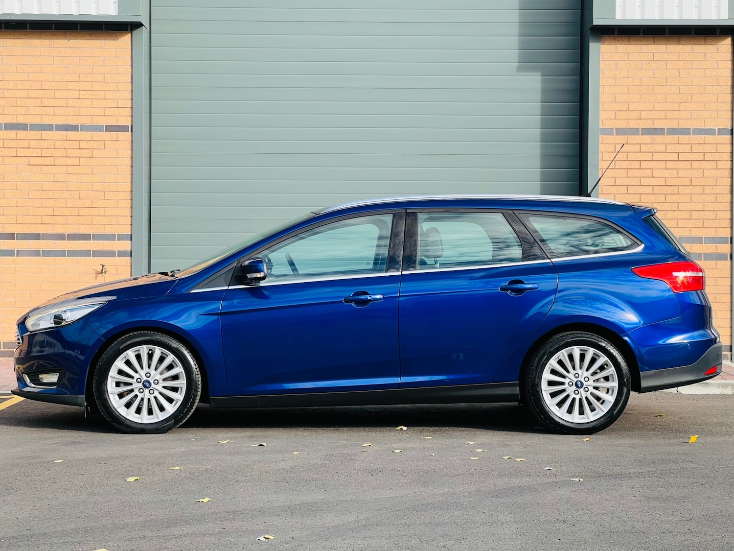 Used Ford Focus 2016 for sale - 76355355: Photo 9