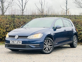 Used Volkswagen Golf 2017 for sale - 76884618: Photo