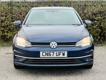 Used Volkswagen Golf 2017 for sale - 76884618: Photo