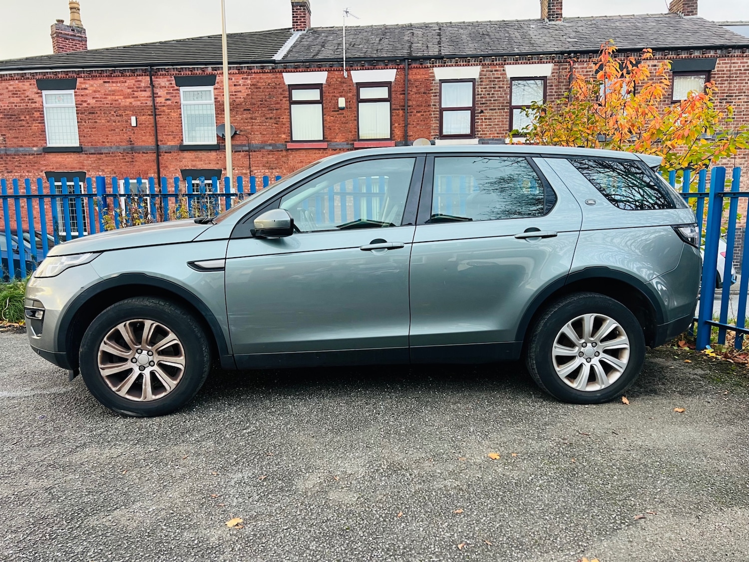 Used Land Rover Discovery Sport 2016 for sale - 76507746: Photo 3