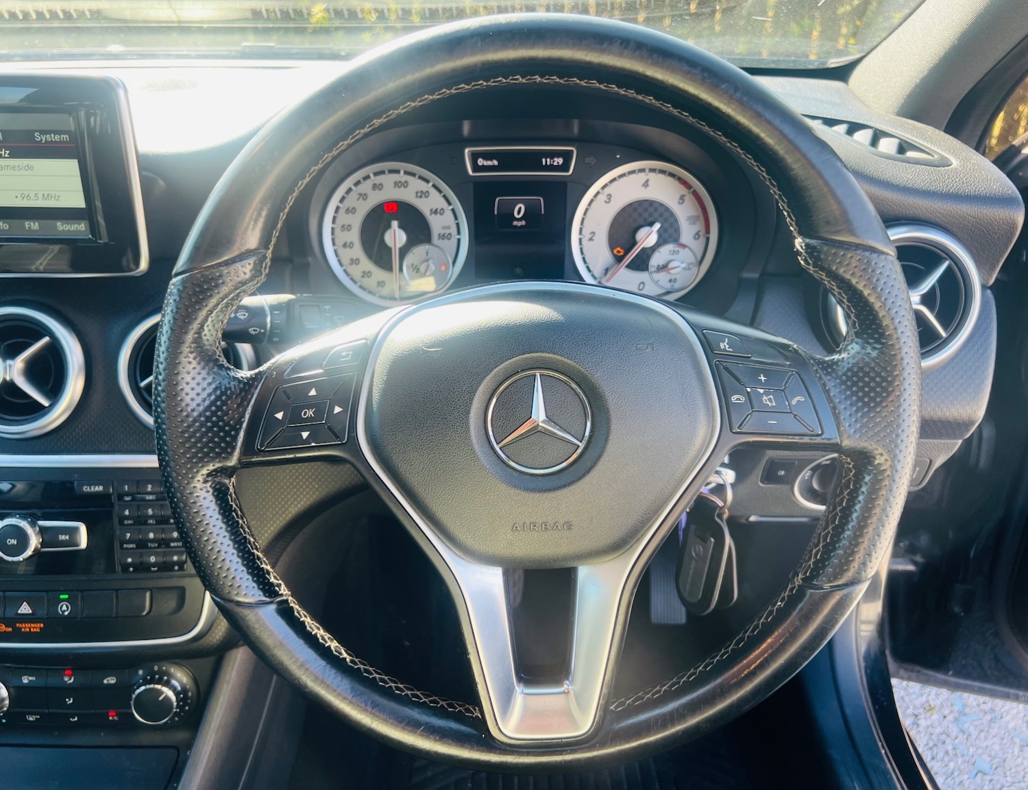 Used Mercedes-Benz A-Class 2015 for sale - 77938625: Photo 15