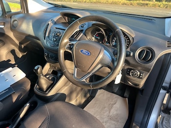 Used Ford Transit Courier 2015 for sale - 76663082: Photo