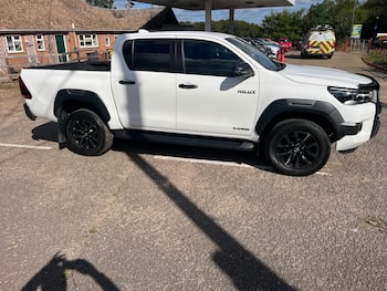 Used Toyota Hilux 2024 for sale - 79771248: Photo