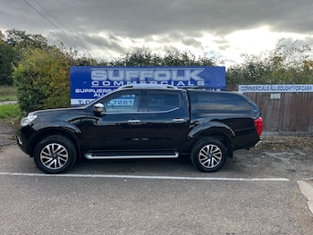 Used Nissan Navara 2018 for sale - 76330980: Photo
