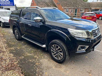 Used Nissan Navara 2018 for sale - 76330980: Photo