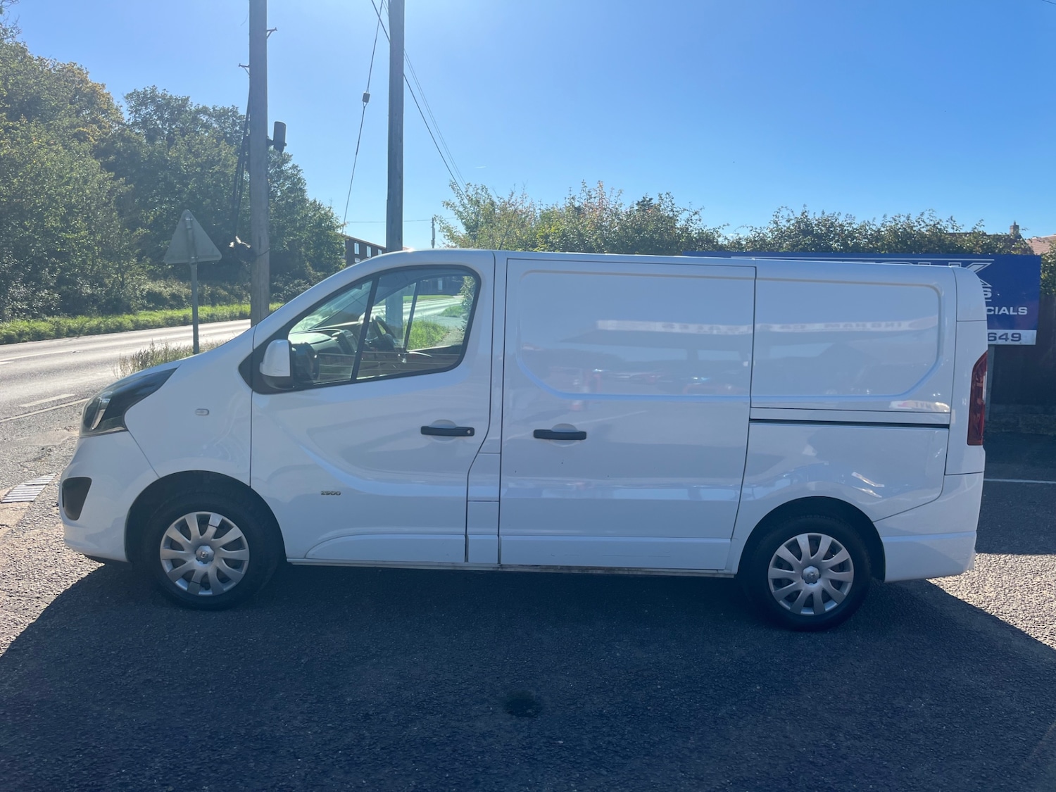 Used Vauxhall Vivaro 2017 for sale - 76181837: Photo 2