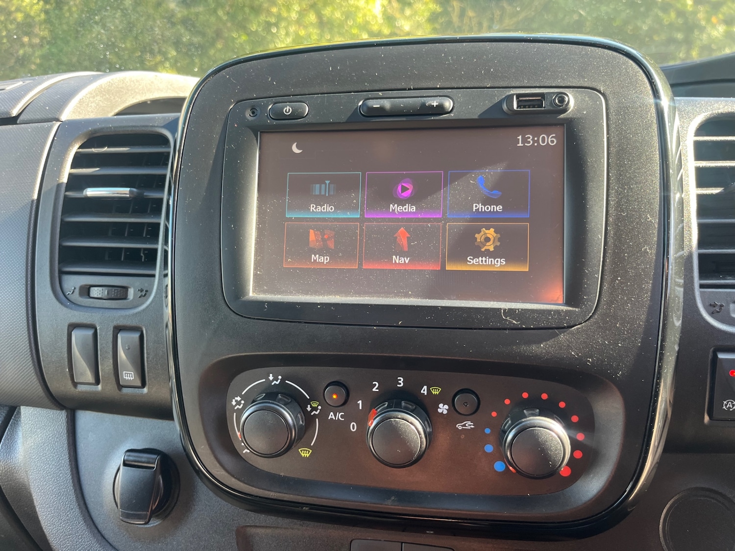 Used Vauxhall Vivaro 2017 for sale - 76181837: Photo 6