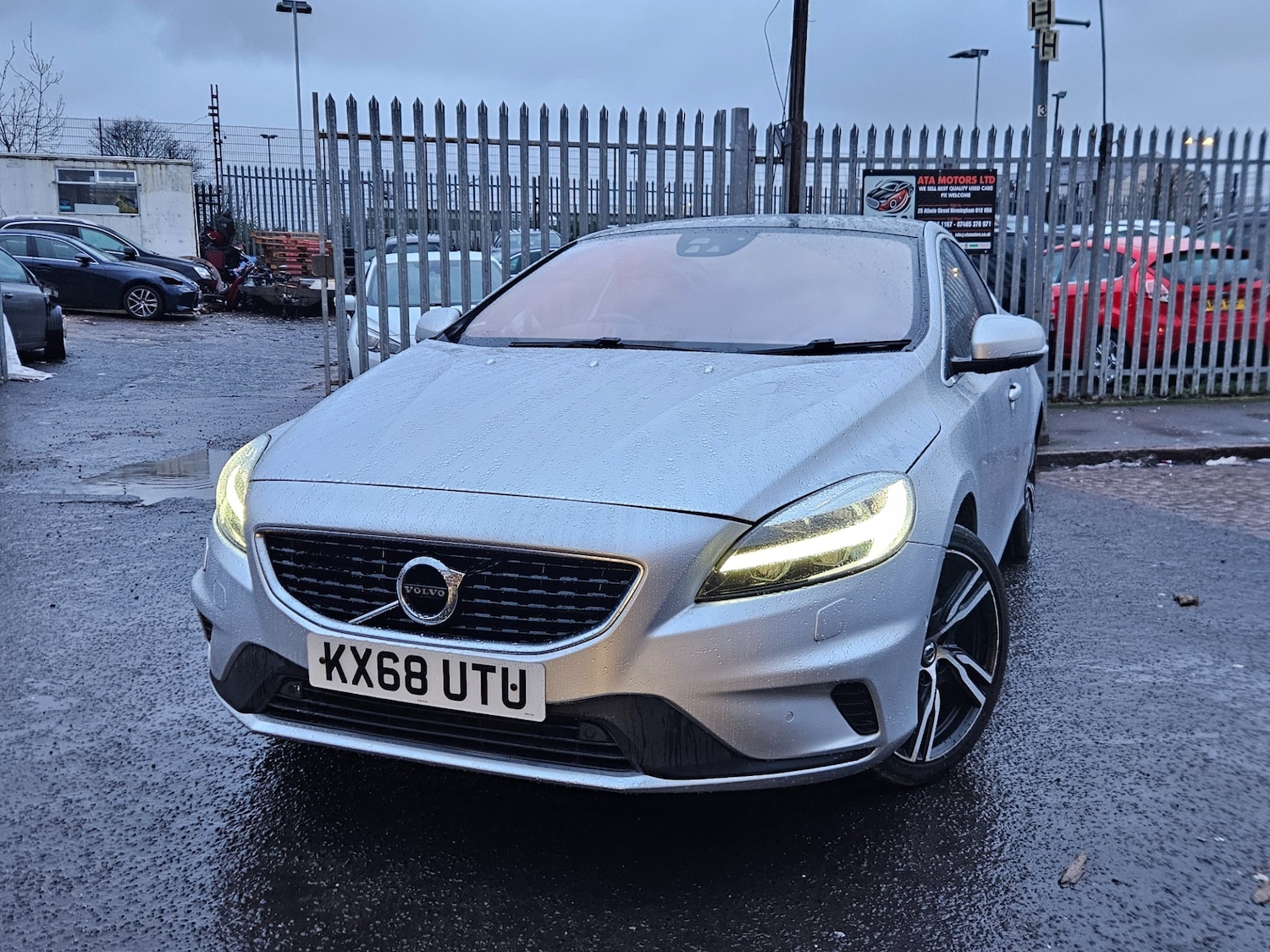 Used Volvo V40 2018 for sale - 77906880: Photo 1