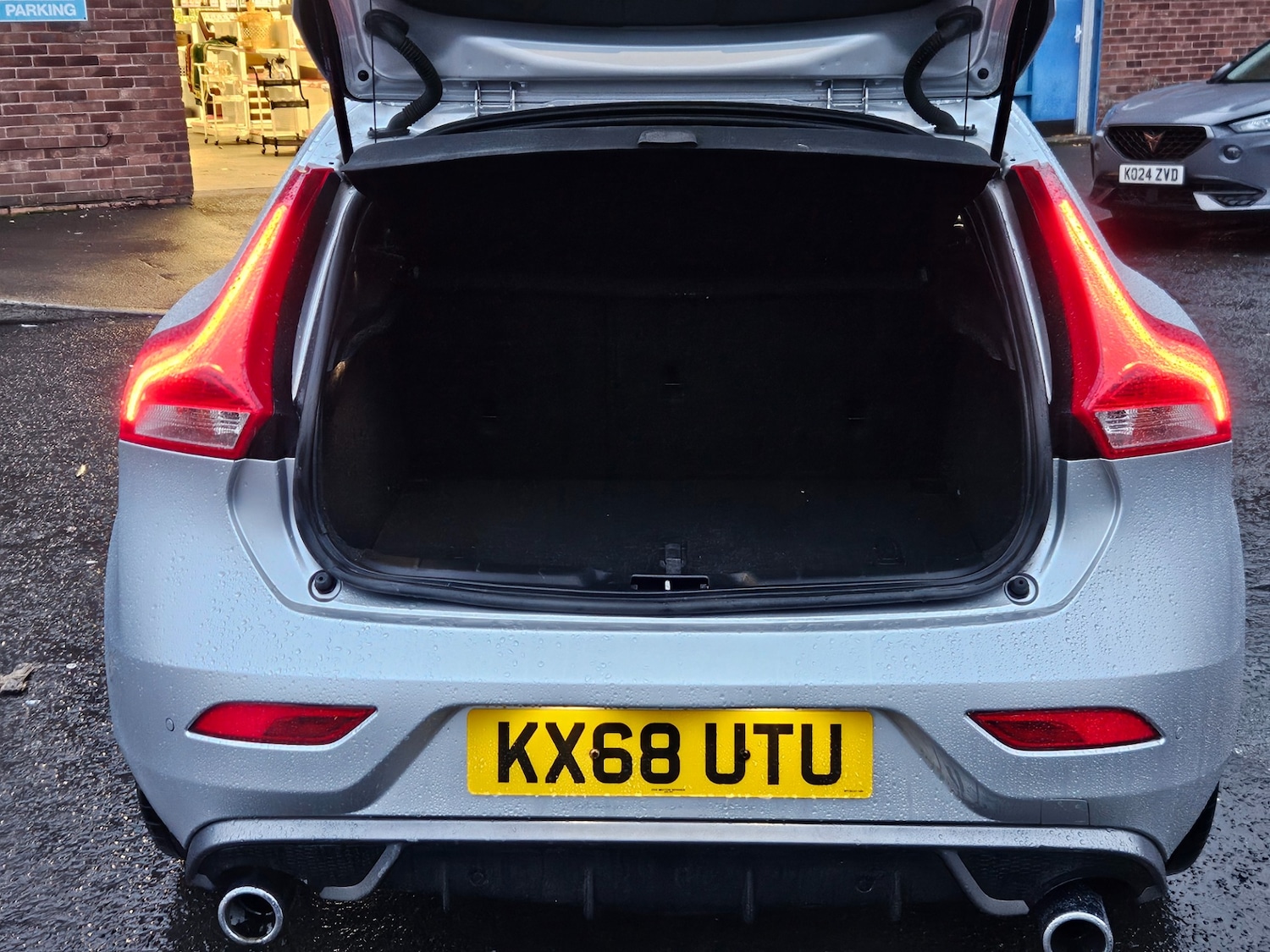 Used Volvo V40 2018 for sale - 77906880: Photo 13