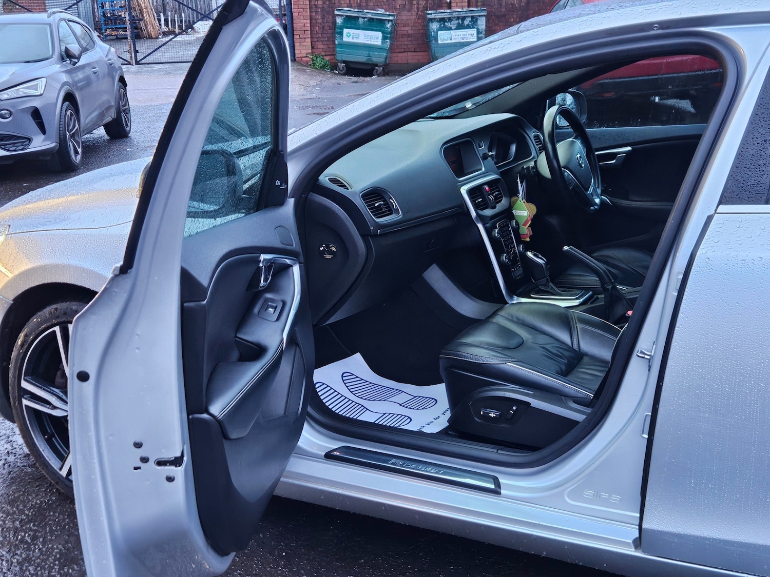 Used Volvo V40 2018 for sale - 77906880: Photo 17