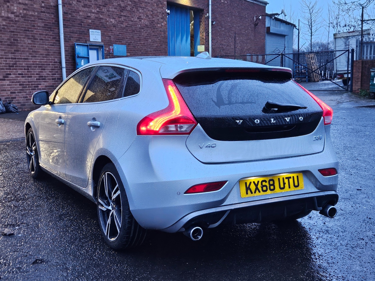 Used Volvo V40 2018 for sale - 77906880: Photo 6