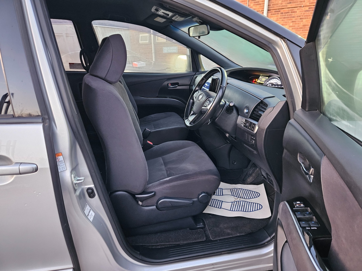 Used Toyota Estima 2025 for sale - 77080958: Photo 21