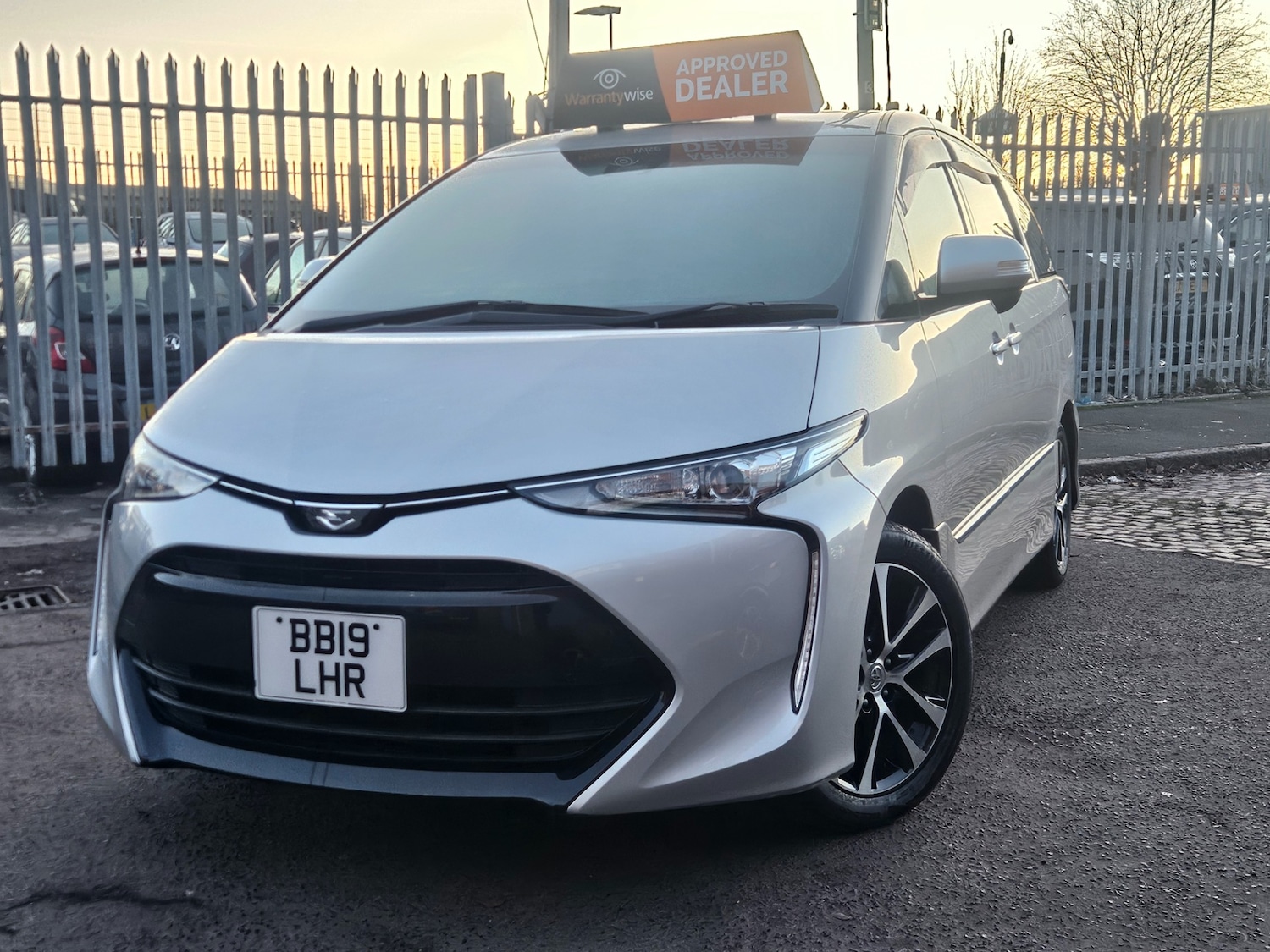 Used Toyota Estima 2025 for sale - 77080958: Photo 3