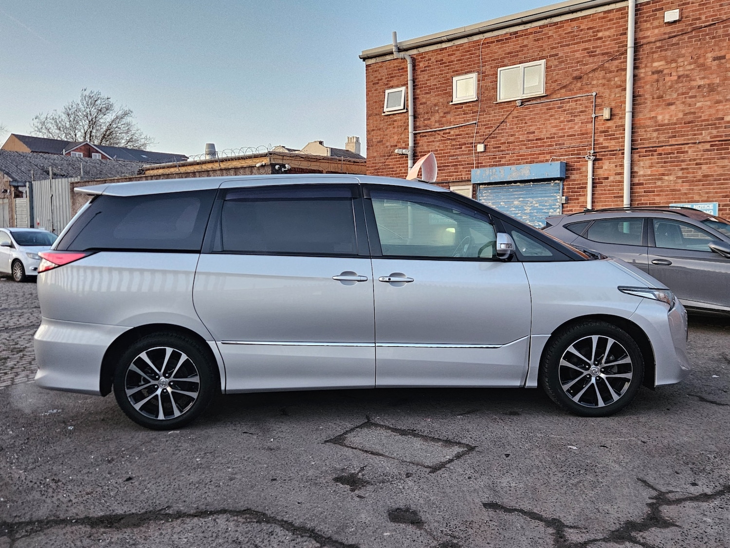 Used Toyota Estima 2025 for sale - 77080958: Photo 4