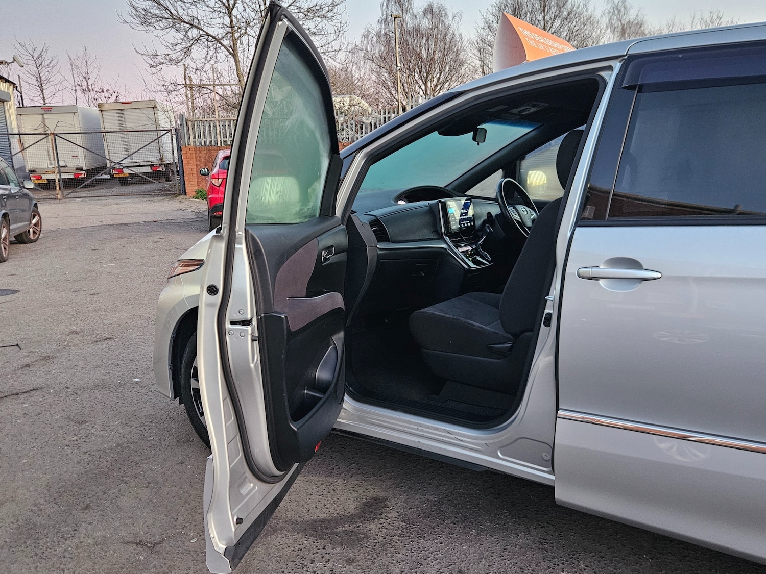 Used Toyota Estima 2025 for sale - 77080958: Photo 9