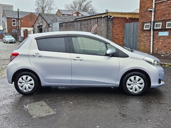 Used Toyota Yaris 2012 for sale - 76663711: Photo