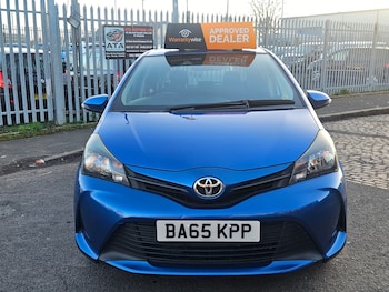 Used Toyota Yaris 2015 for sale - 77906850: Photo