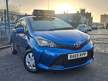 Used Toyota Yaris 2015 for sale - 77906850: Photo
