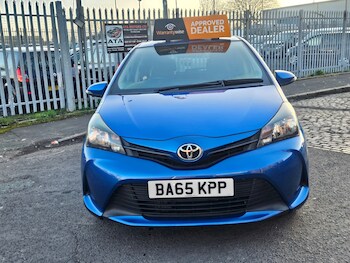Used Toyota Yaris 2015 for sale - 77906850: Photo