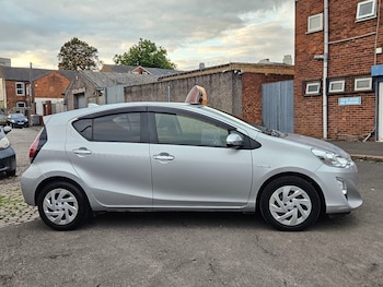 Used Toyota Aqua 2016 for sale - 76021540: Photo