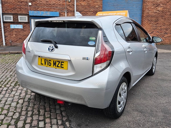 Used Toyota Aqua 2016 for sale - 76021540: Photo 5