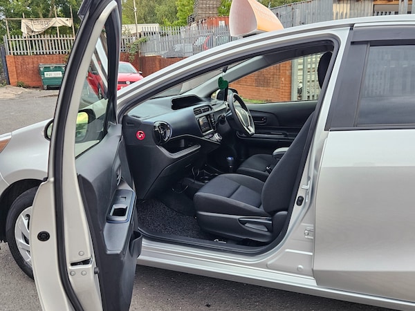 Used Toyota Aqua 2016 for sale - 76021540: Photo 9