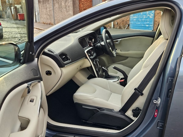 Used Volvo V40 2014 for sale - 75579341: Photo 10
