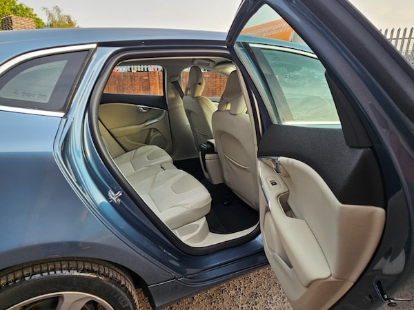 Used Volvo V40 2014 for sale - 75579341: Photo 17