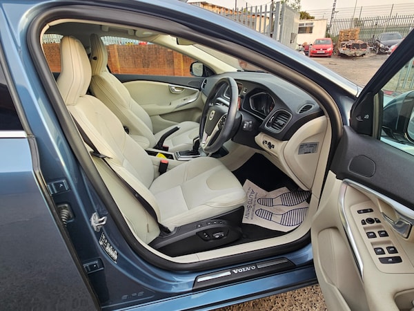 Used Volvo V40 2014 for sale - 75579341: Photo 20
