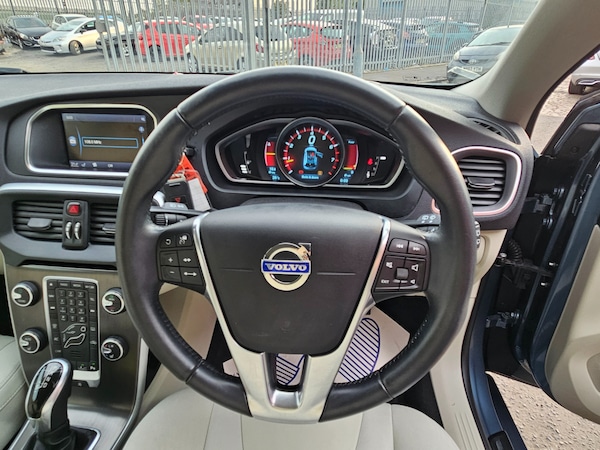 Used Volvo V40 2014 for sale - 75579341: Photo 23