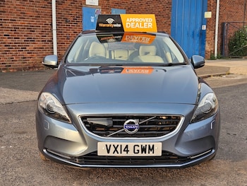 Used Volvo V40 2014 for sale - 75579341: Photo