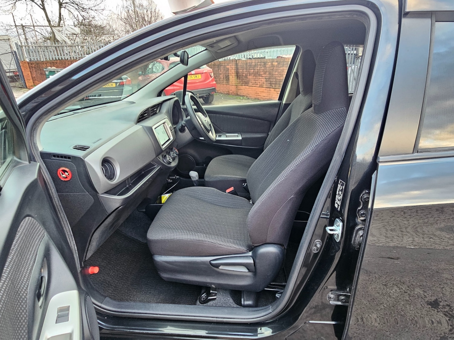 Used Toyota Yaris 2014 for sale - 77906855: Photo 10