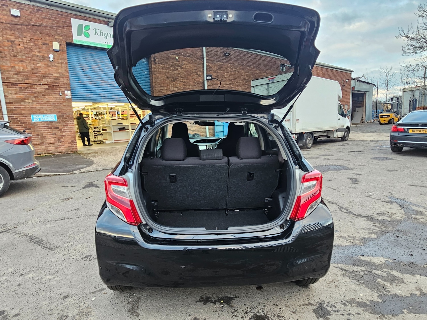 Used Toyota Yaris 2014 for sale - 77906855: Photo 13