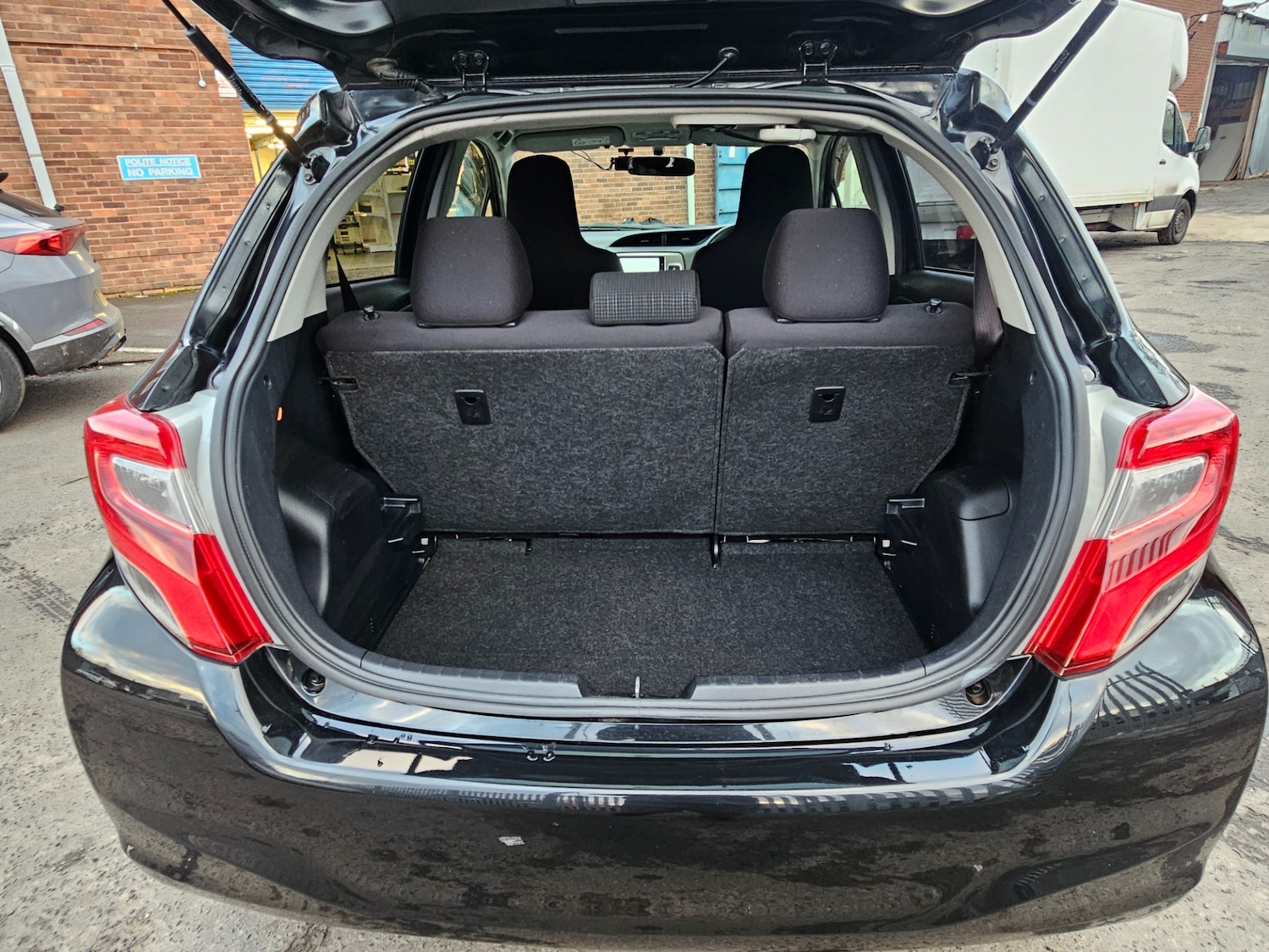 Used Toyota Yaris 2014 for sale - 77906855: Photo 14