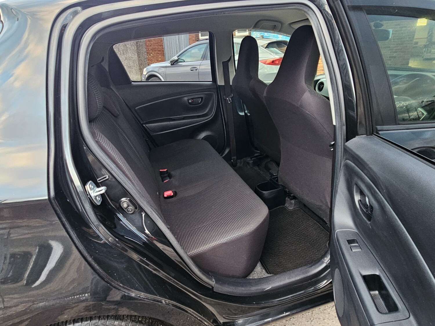 Used Toyota Yaris 2014 for sale - 77906855: Photo 17