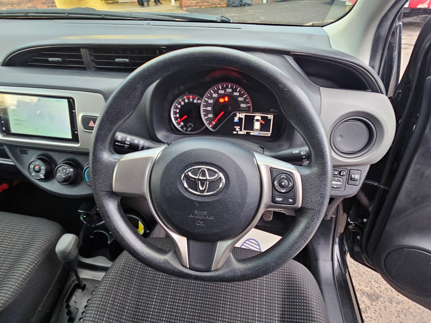 Used Toyota Yaris 2014 for sale - 77906855: Photo 21