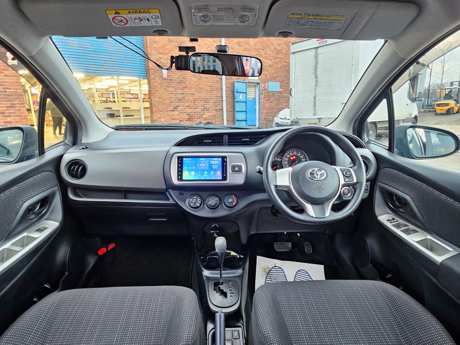 Used Toyota Yaris 2014 for sale - 77906855: Photo 24