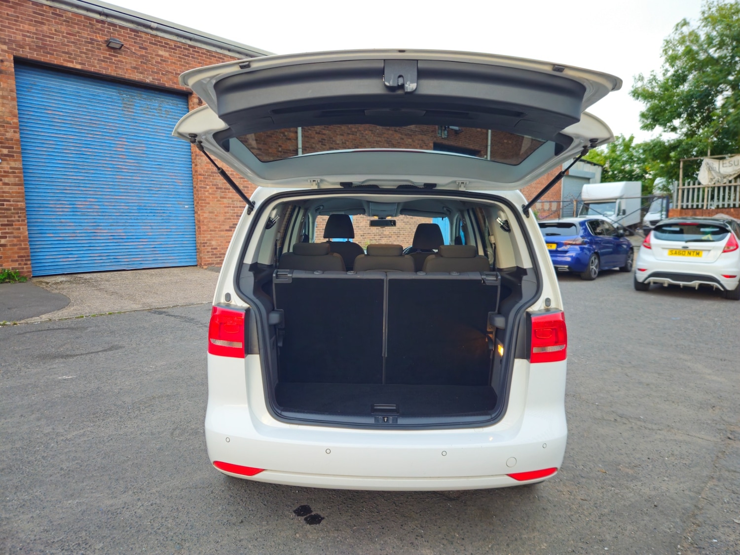 Used Volkswagen Touran 2012 for sale - 75866462: Photo 14
