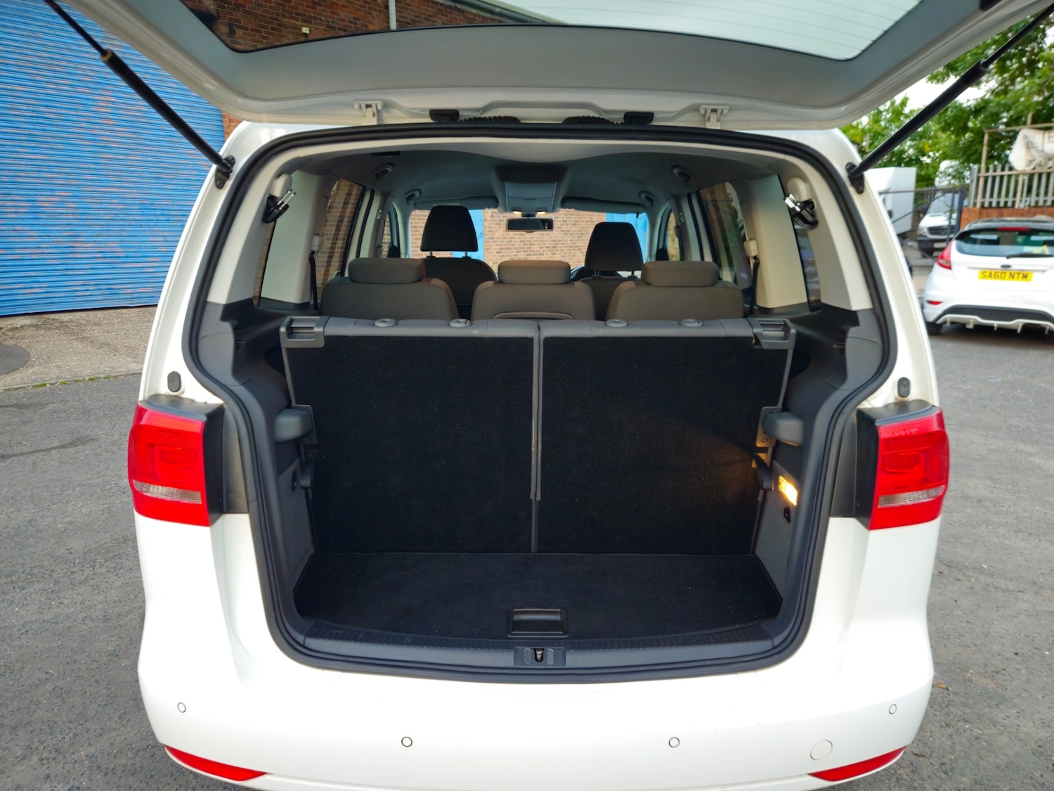 Used Volkswagen Touran 2012 for sale - 75866462: Photo 15