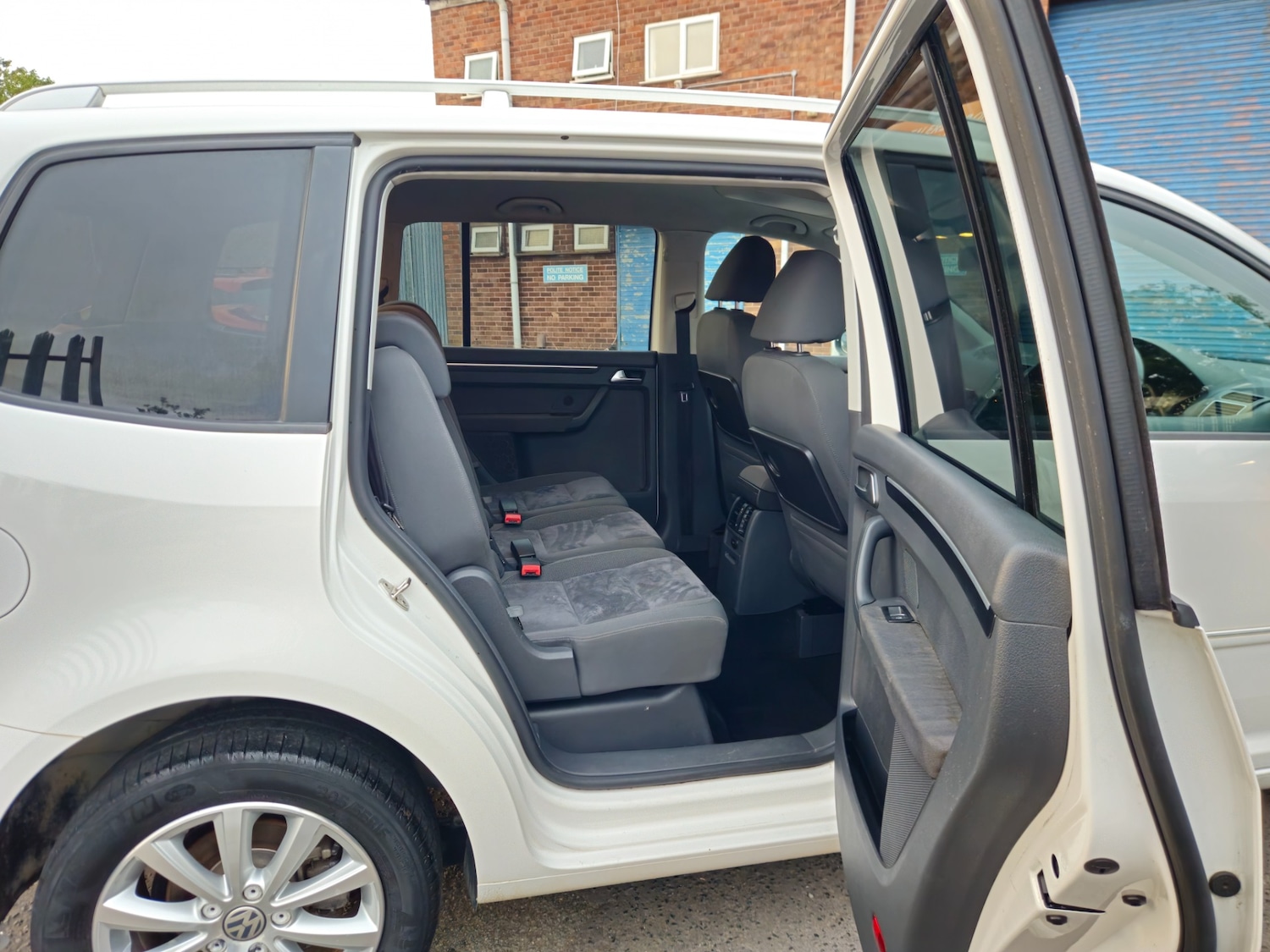 Used Volkswagen Touran 2012 for sale - 75866462: Photo 18