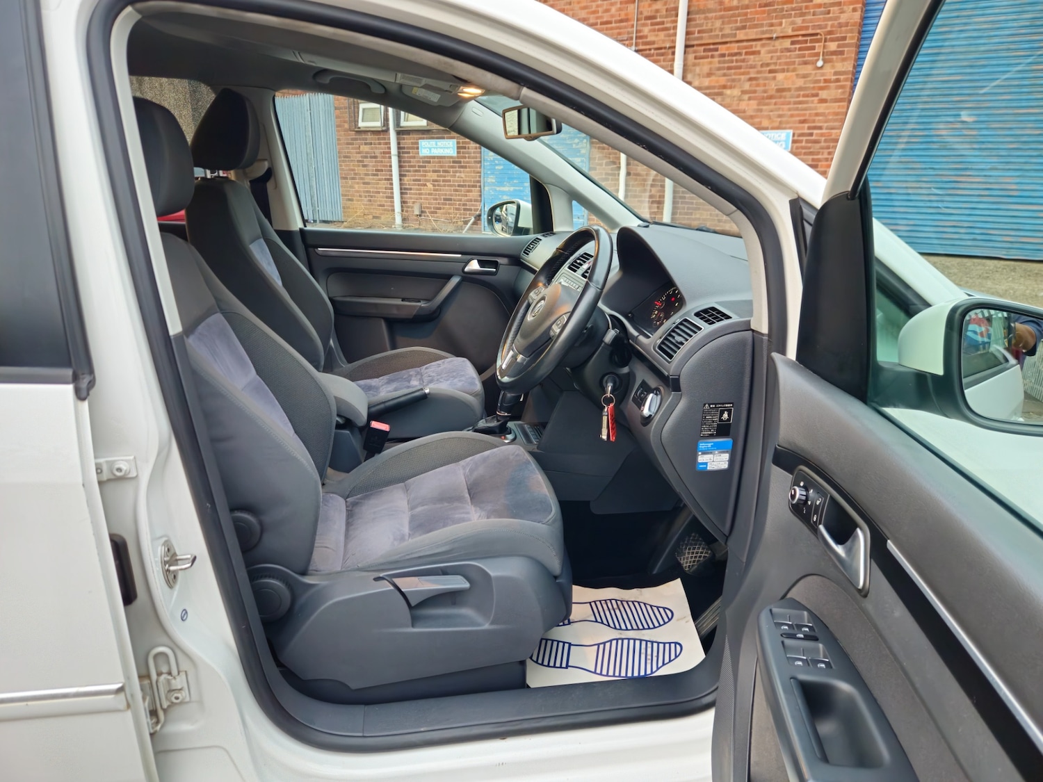 Used Volkswagen Touran 2012 for sale - 75866462: Photo 24